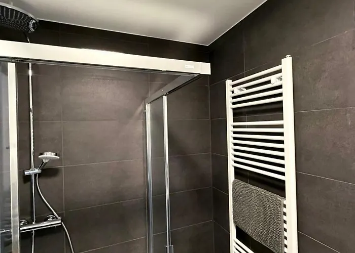 アパート Schoenes Helles Im Zentrum Inklusive Parkplatz